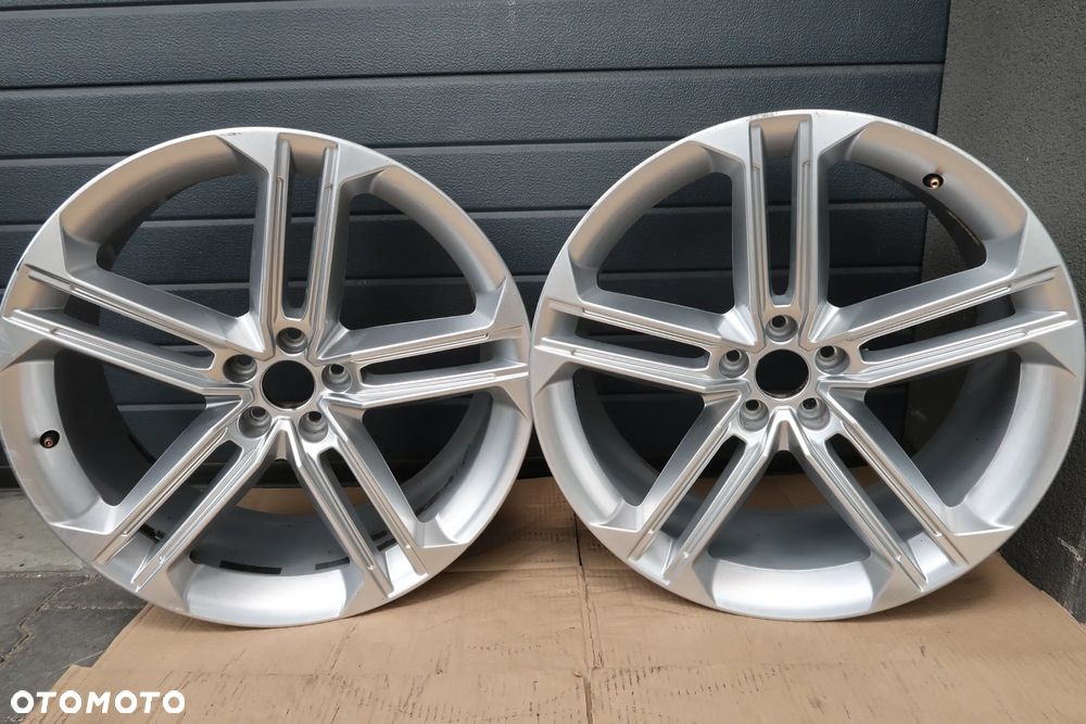 C32/C33 FELGA ALUMINIOWA AUDI A8 S8 4N0601025F 9X21ET37 - 1