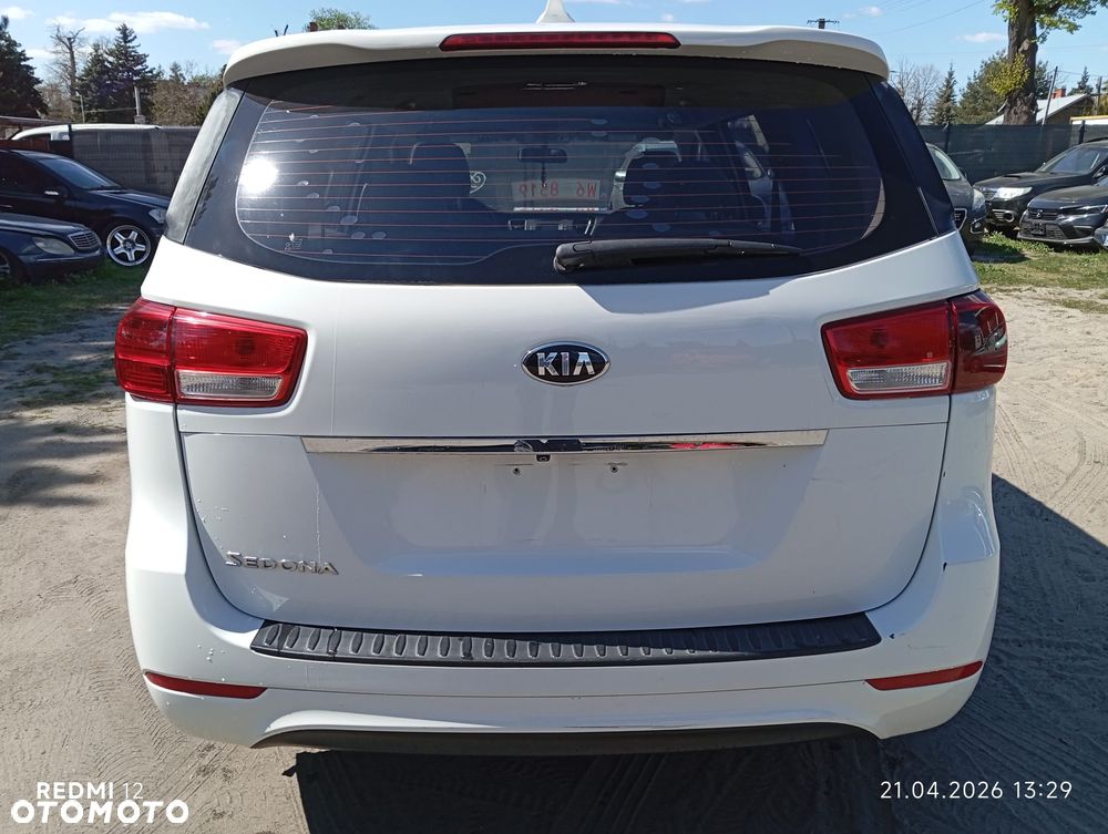 Kia Sedona - 19