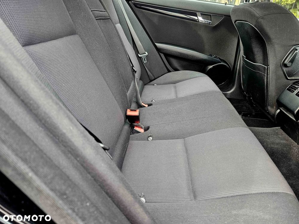 Mercedes-Benz Klasa C 180 CGI Automatik BlueEFFICIENCY SPORT EDITION - 20