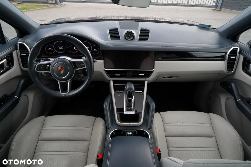Porsche Cayenne Platinum Edition - 25