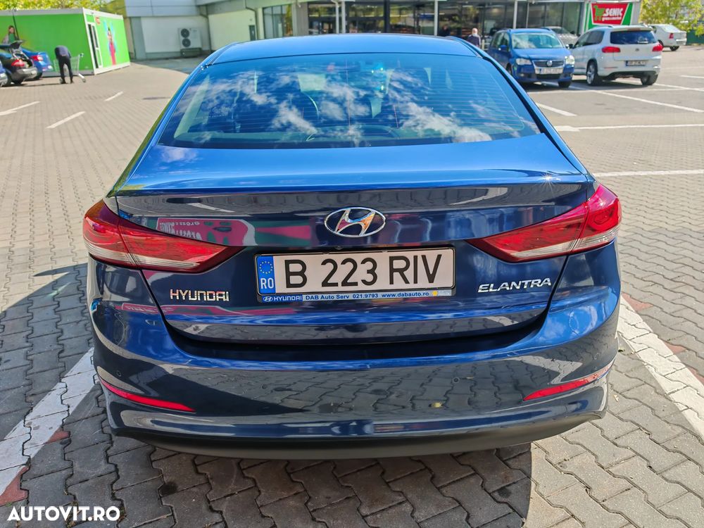 Hyundai Elantra 1.6 CRDI 7DCT Exclusive - 9