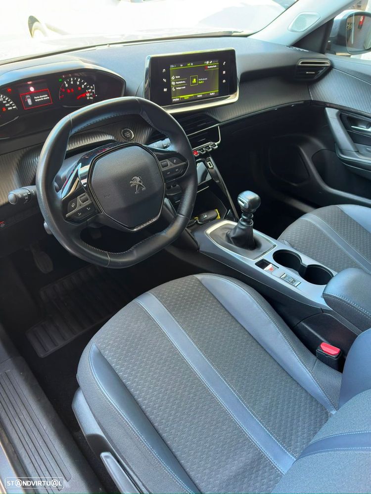 Peugeot 2008 1.2 PureTech Allure - 8