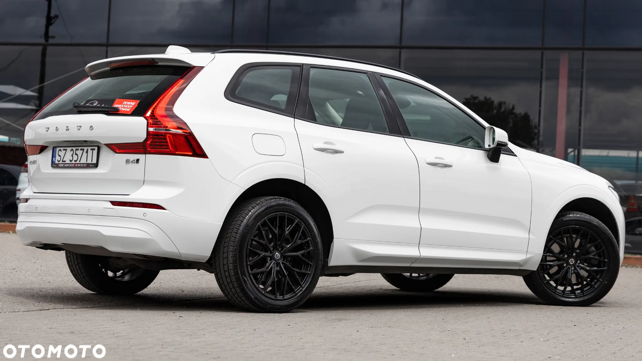 Volvo XC 60 D4 Momentum Pro - 11