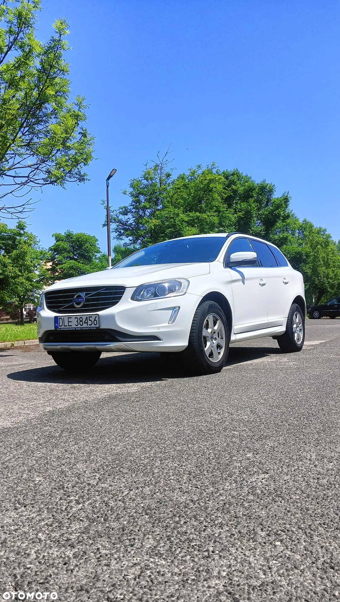 Volvo XC 60 D4 Drive-E Momentum - 3