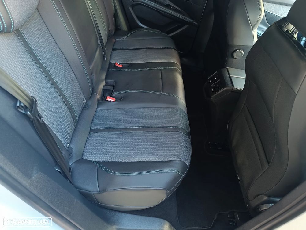 Peugeot 3008 1.6 Hybrid Allure Pack e-EAT8 - 30