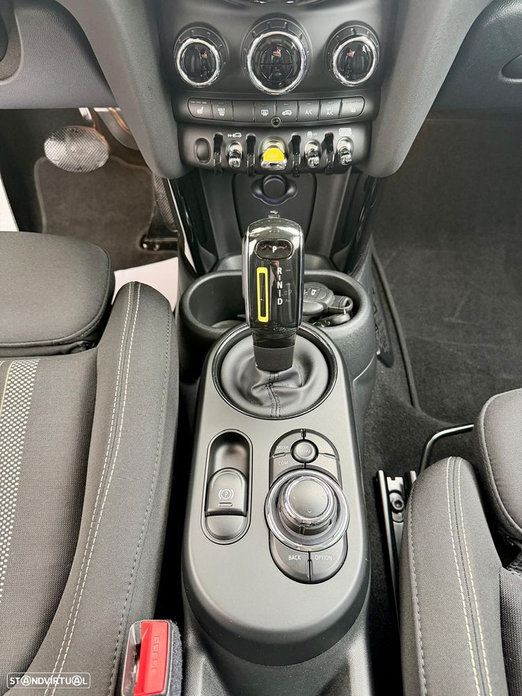 MINI 3 Portas Cooper E Favoured - 16