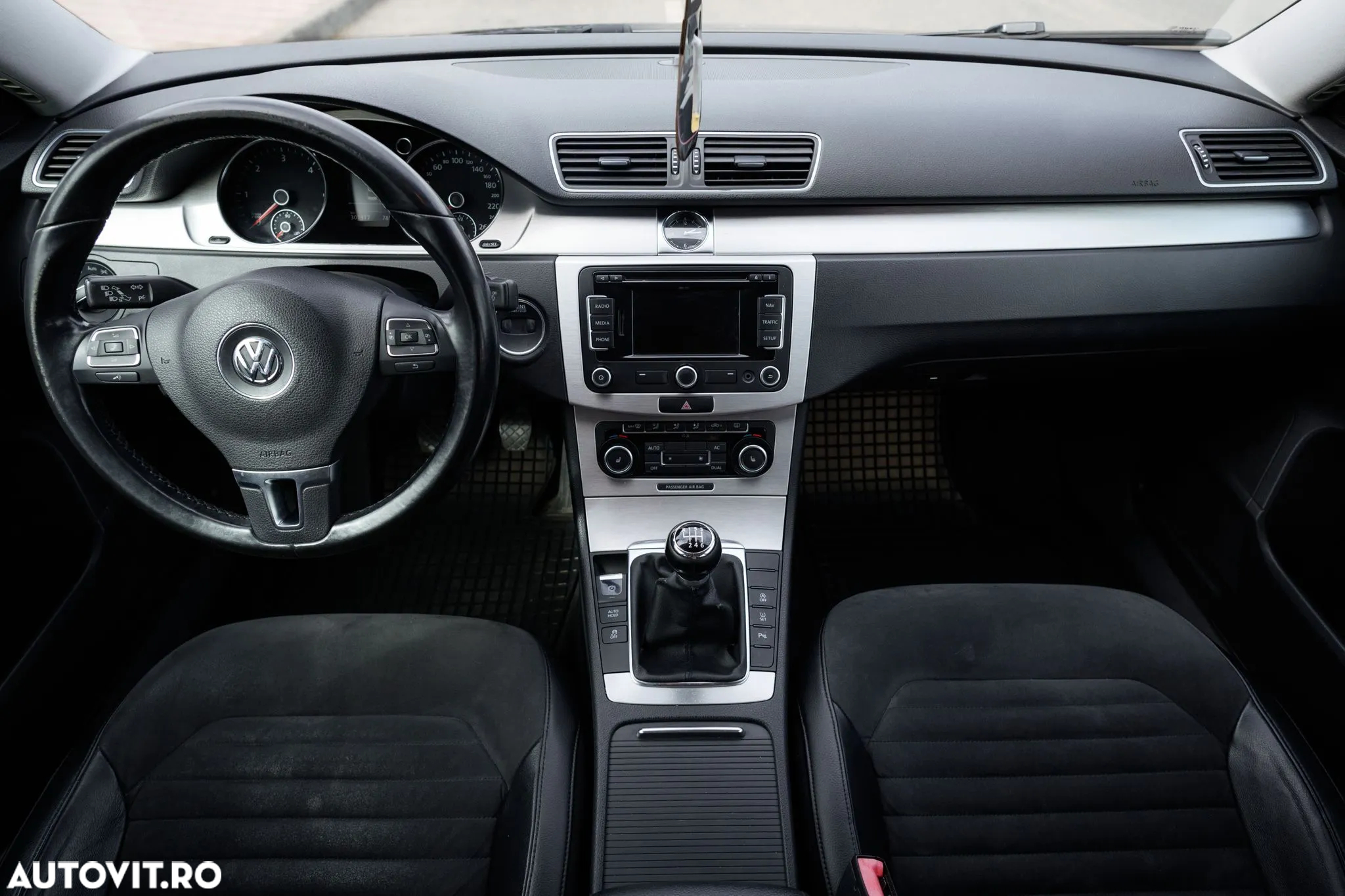 Volkswagen Passat 2.0 TDI BlueMotion Tehnology Comfortline - 27