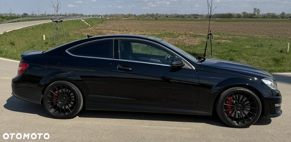 Mercedes-Benz Klasa C 63 AMG AMG SPEEDSHIFT MCT AMG Performance Package - 6