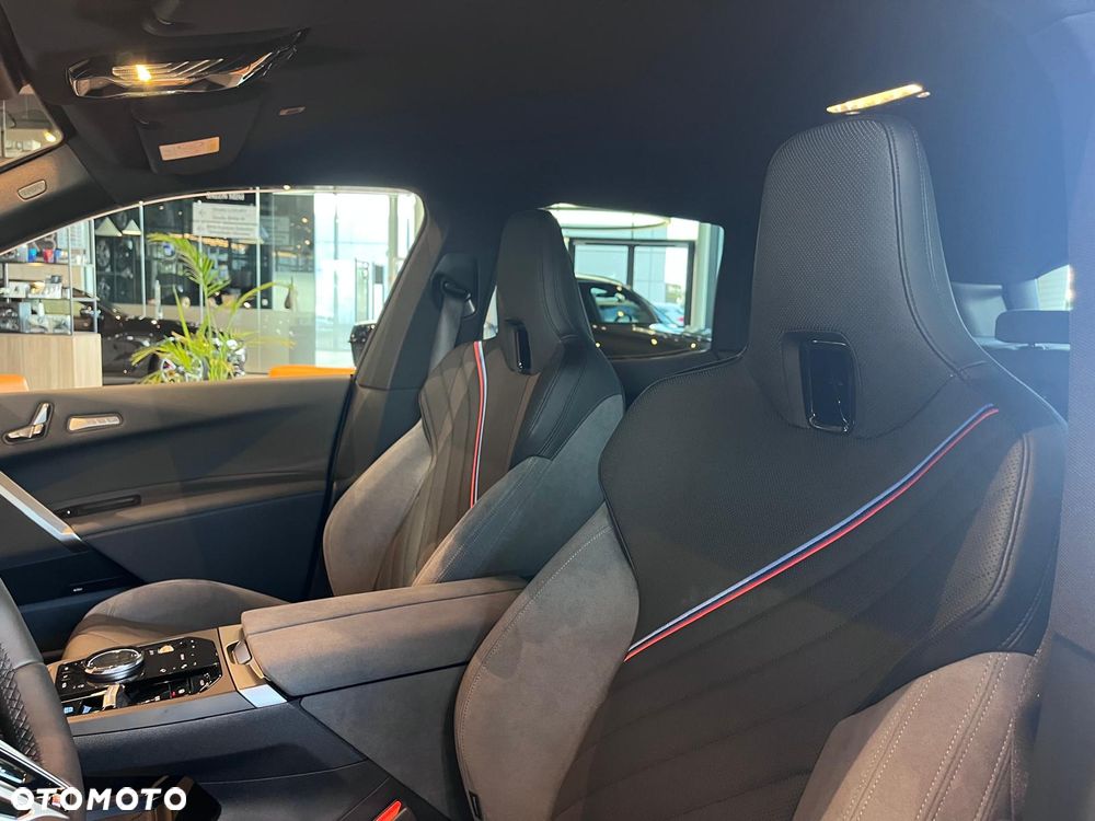 BMW iX xDrive45 - 11