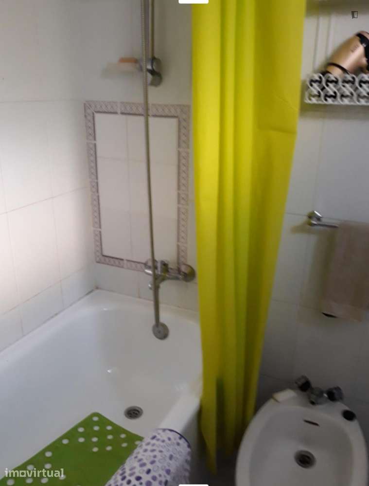 Quarto - localizado em Penha Lisbon - Grande imagem: 4/5