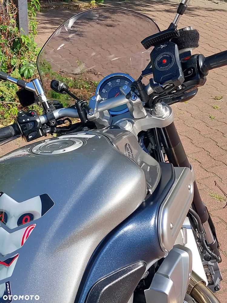 Yamaha MT - 7
