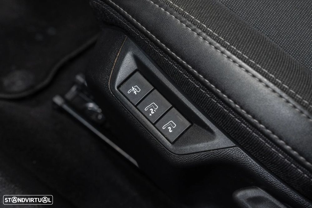 Peugeot 308 BlueHDi 130 EAT8 Allure - 25