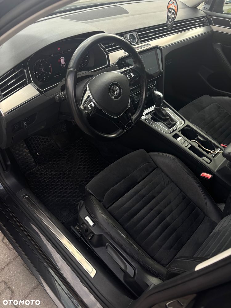 Volkswagen Passat 2.0 TDI SCR 4Mot DSG Highline - 9