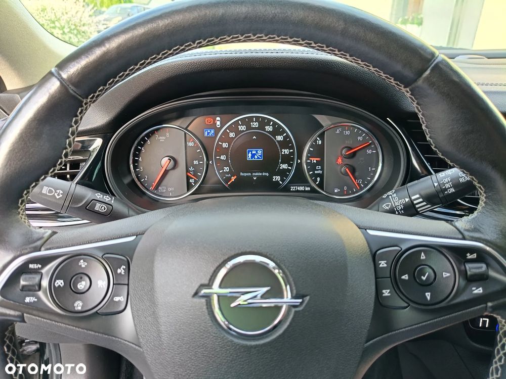 Opel Insignia 1.5 T Innovation S&S - 12