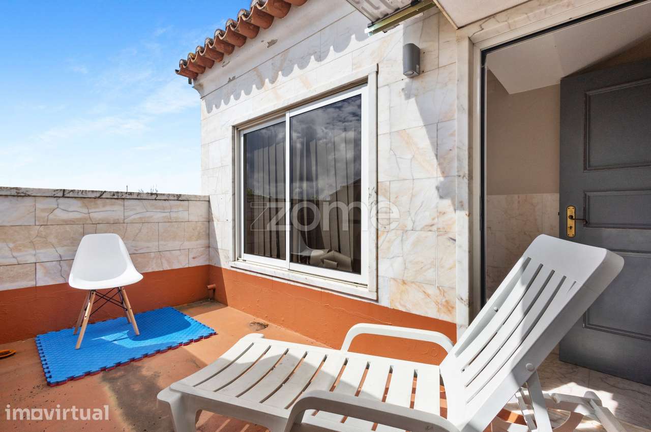 Moradia com 5 quartos, garagens e terraço no centro de Vila Viçosa - Grande imagem: 5/24
