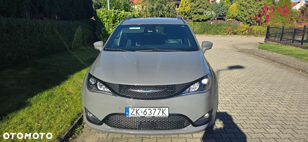 Chrysler Pacifica - 3