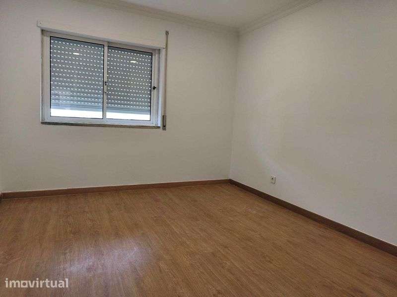 Excelente Apartamento T3 Feijó com Vista Desafogada - Grande imagem: 3/12