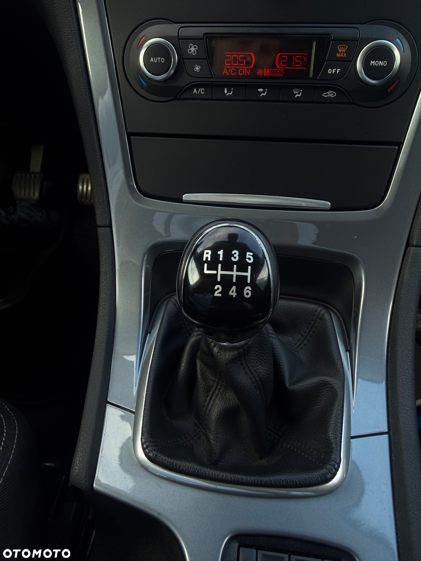 Ford Mondeo 1.6 T Ambiente - 36