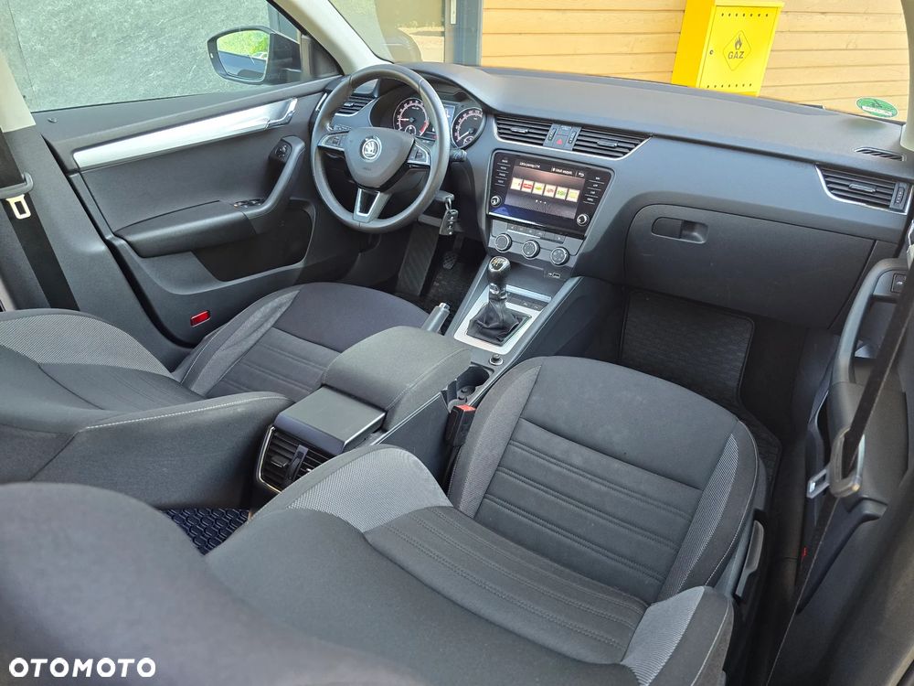 Skoda Octavia 1.6 TDI Premium Edition - 11