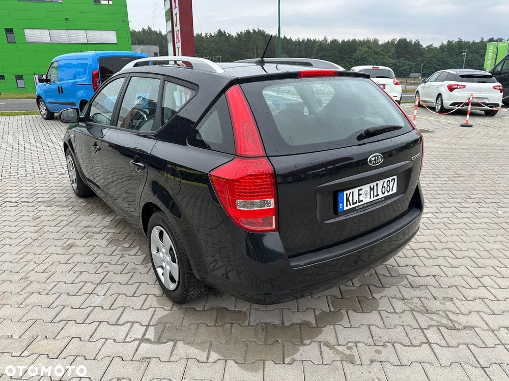 Kia Ceed 1.4 L - 17