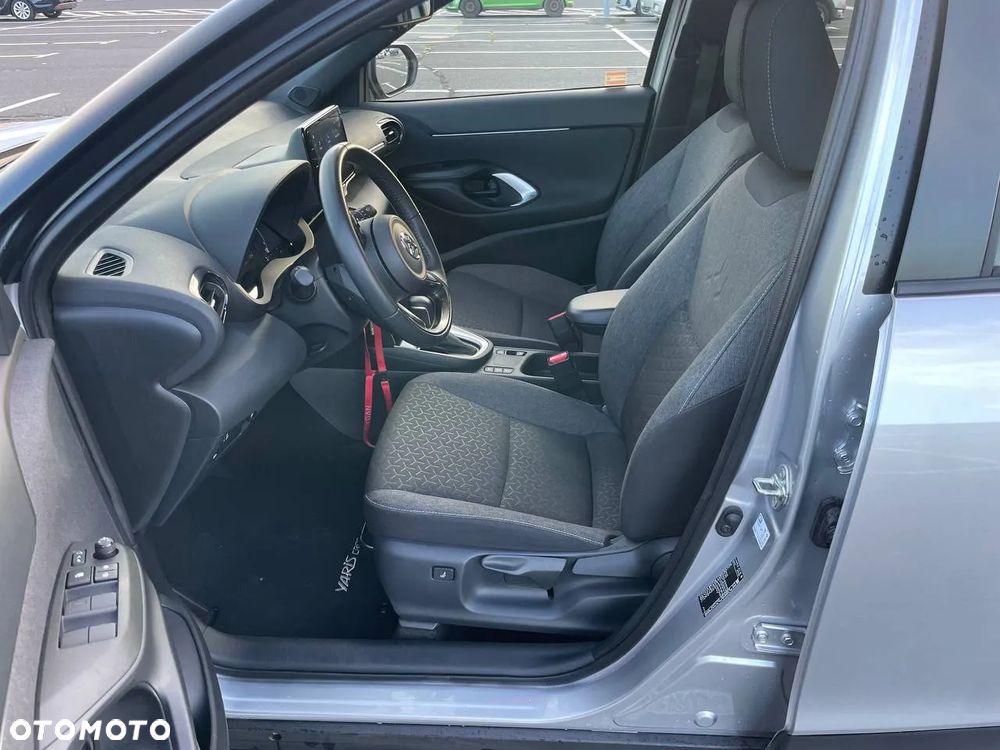 Toyota Yaris Cross Hybrid 1.5 Executive - 12