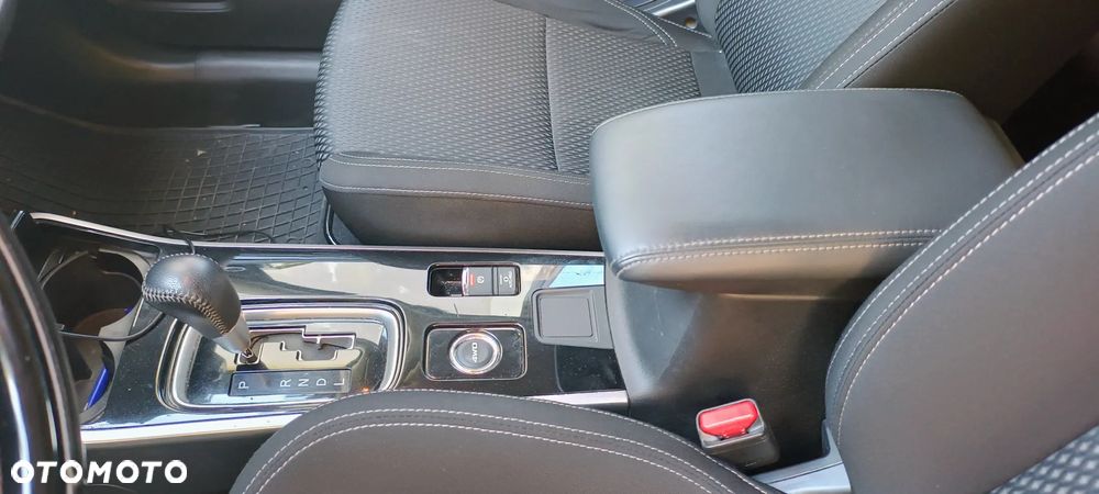Mitsubishi Outlander 2.0 Intense + SDA 4WD CVT - 13