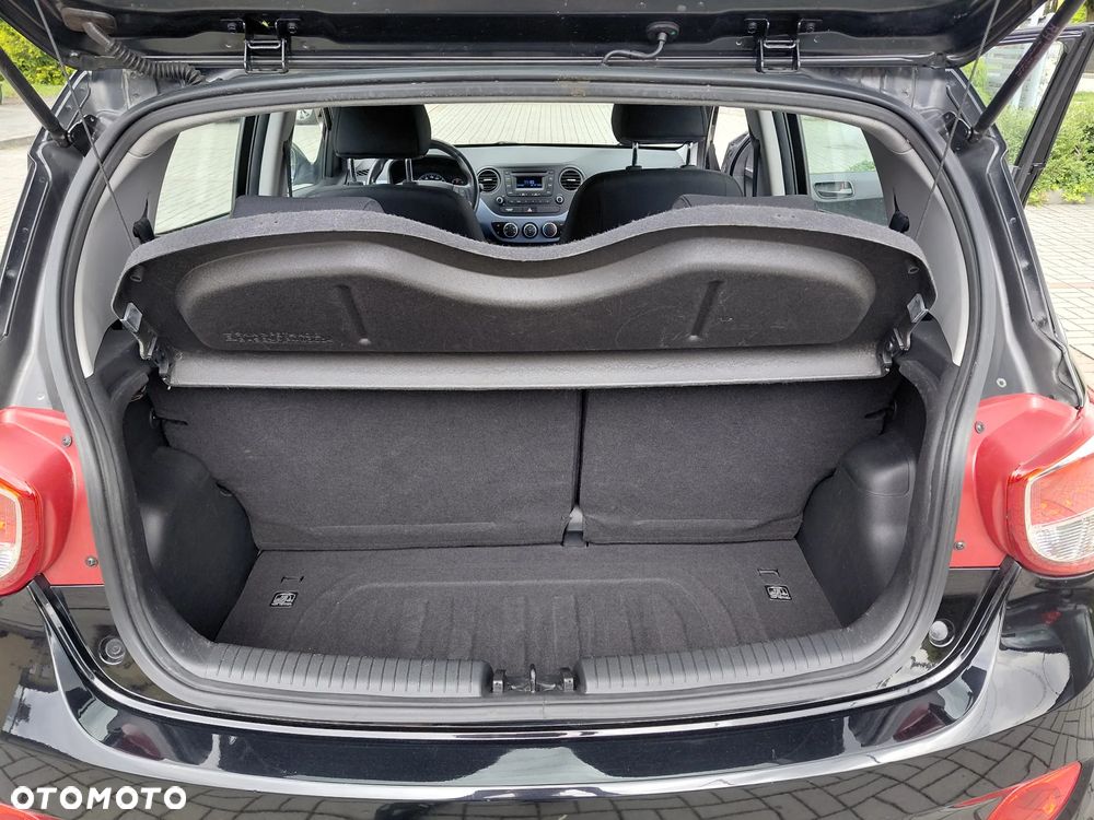 Hyundai i10 1.0 Fifa World Cup Edition - 13