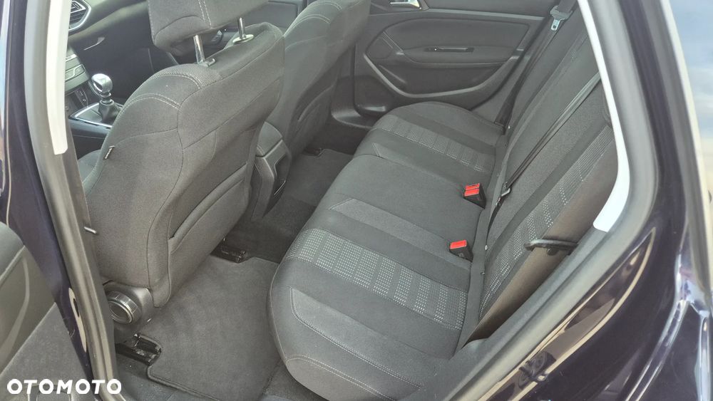 Peugeot 308 1.6 BlueHDi Allure S&S - 22