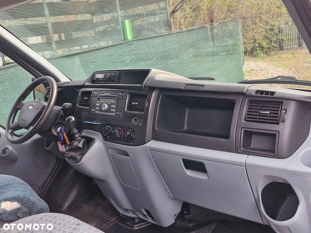 Ford Transit - 11
