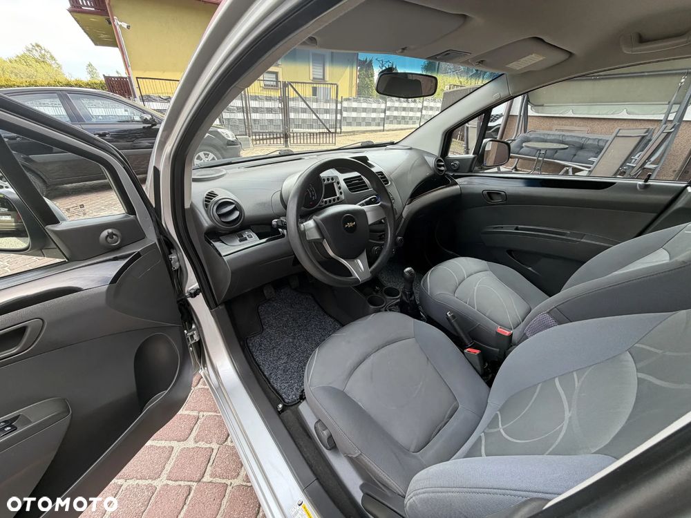 Chevrolet Spark 1.0 LT - 17