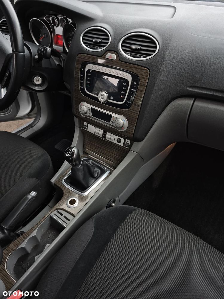 Ford Focus 1.6 Ti-VCT Ghia - 18