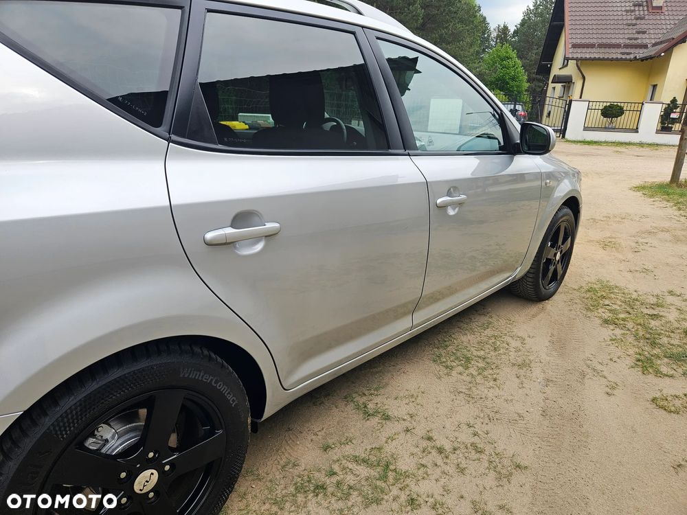 Kia Ceed - 12