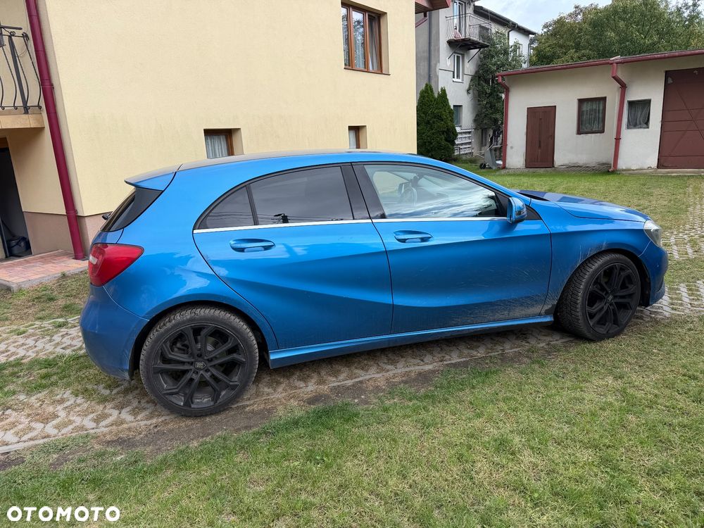 Mercedes-Benz A-Class 2012 photo 2