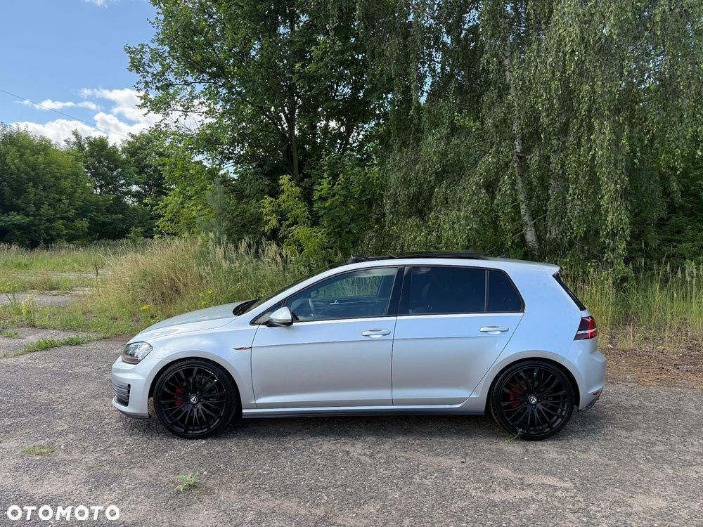 Volkswagen Golf - 4
