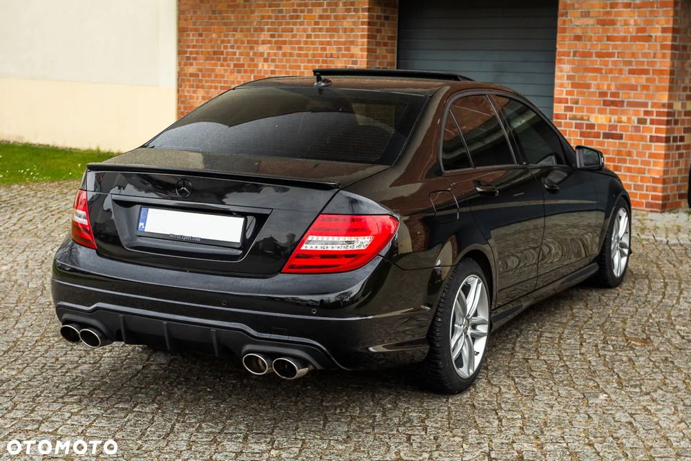 Mercedes-Benz Klasa C 300 7G-TRONIC - 12