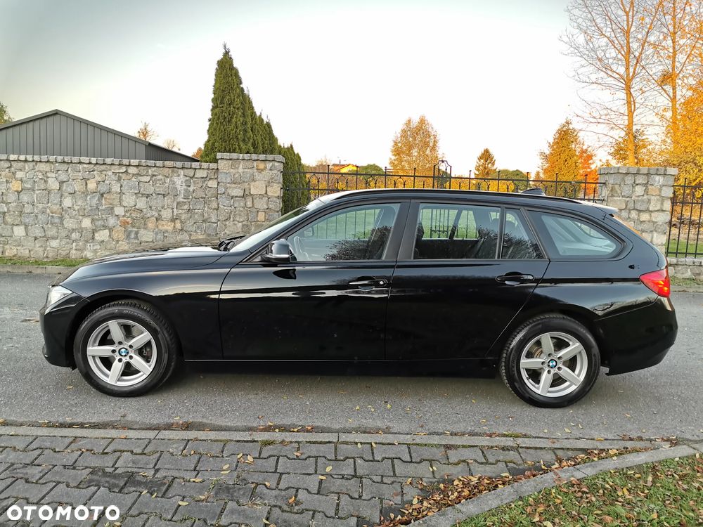BMW Seria 3 320d xDrive - 14