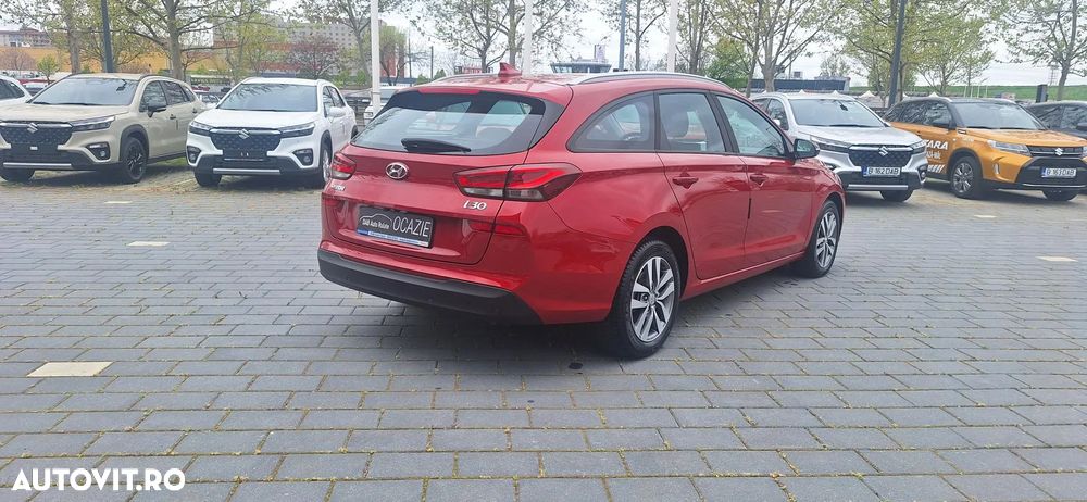 Hyundai i30 1.6 CRDI ISG 5DR MT Highway - 4