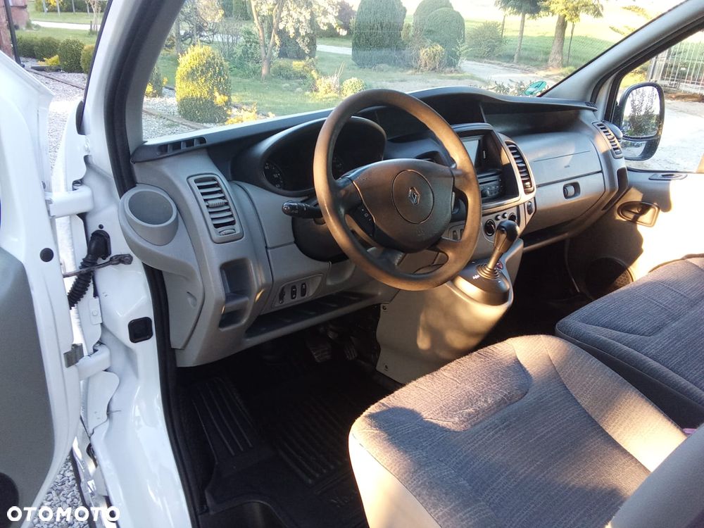 Renault Trafic - 16