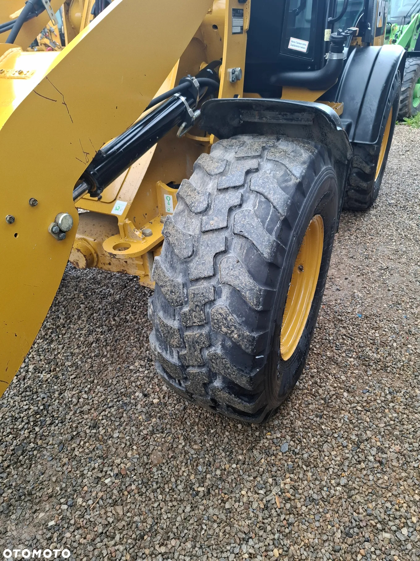 Caterpillar CAT 908 M - 16