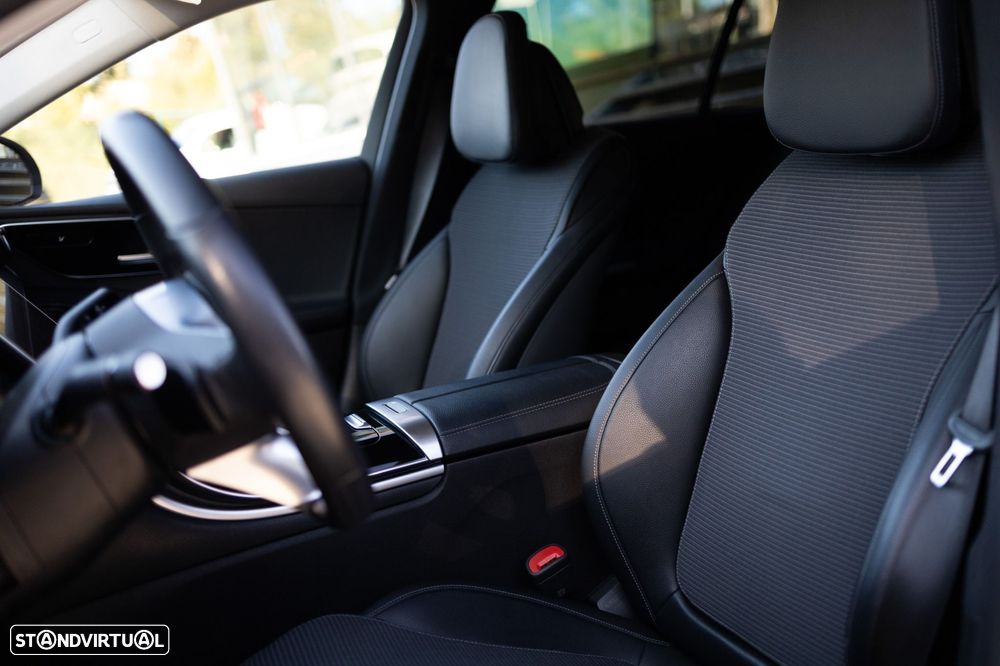 Mercedes-Benz C 300 e Avantgarde - 10