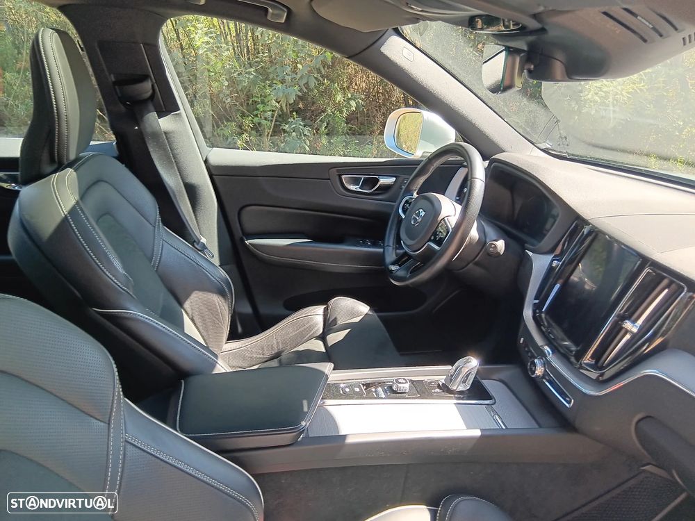 Volvo XC 60 2.0 T8 PHEV R-Design AWD - 7