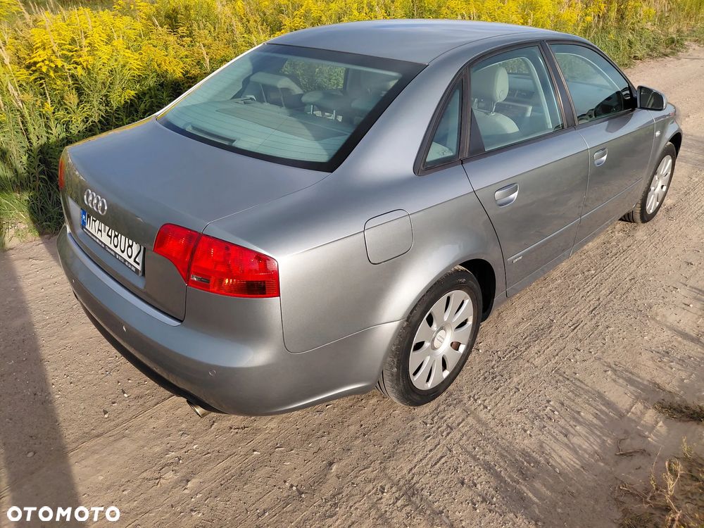 Audi A4 Limousine - 3
