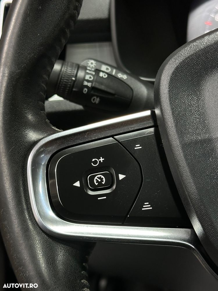 Volvo XC 40 D3 AWD Momentum - 12