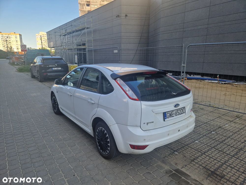 Ford Focus 1.8 TDCi Ambiente - 3