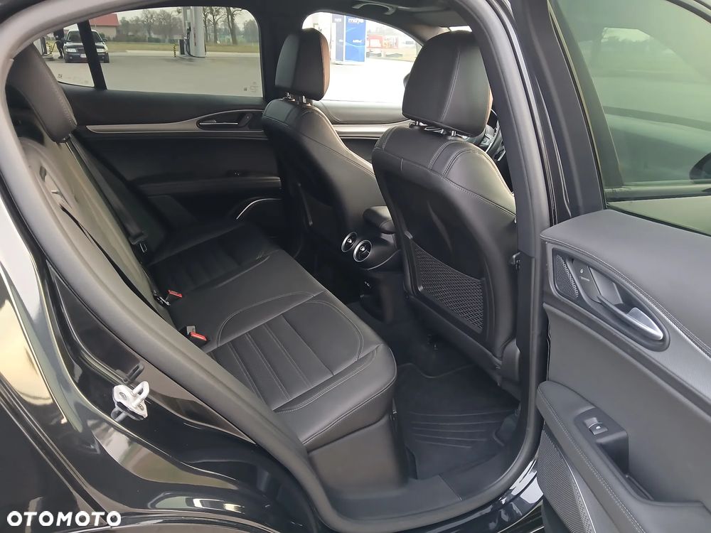 Alfa Romeo Stelvio 2.0 Turbo Veloce Q4 - 16