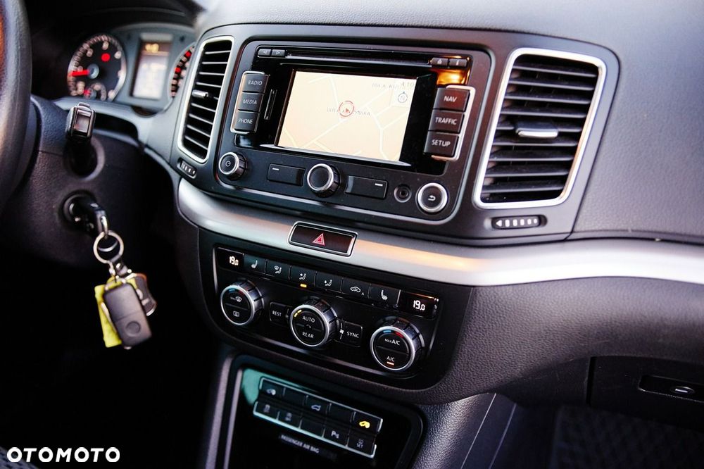 Volkswagen Sharan 2.0 TDI BlueMotion Technology Comfortline - 14