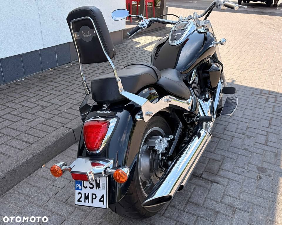 Suzuki Intruder - 4