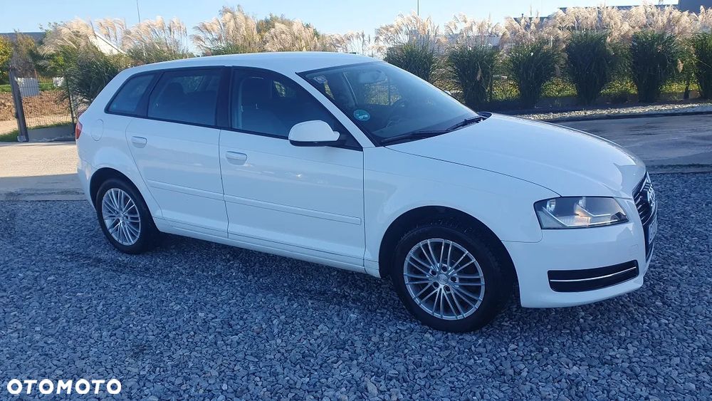 Audi A3 Sportback - 2