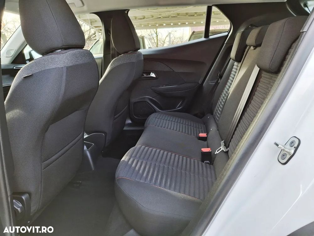 Peugeot 2008 PureTech 130 EAT8 Active - 9