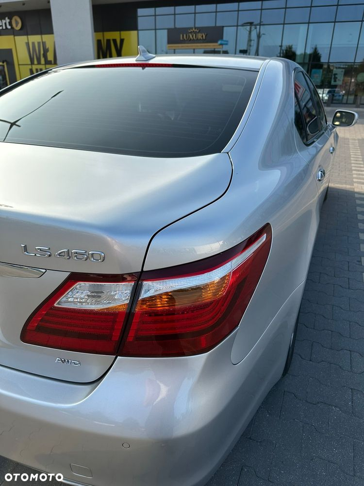 Lexus LS 460 AWD - 8